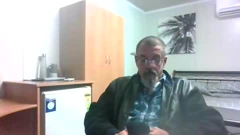 Snapshot of maximus_oreally chatting on May 25, 2026, 10:43 am Max online show from May 25, 2026, 10:43 am
