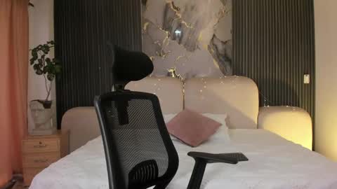 Snapshot of maximusclark1_ chatting on May 3, 2026, 12:11 pm Maximus online show from May 3, 2026, 12:11 pm