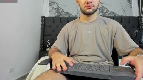 Snapshot of maximusclark1_ chatting on May 28, 2026, 12:02 pm Maximus online show from May 28, 2026, 12:02 pm