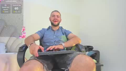 Snapshot of maximusclark1_ chatting on July 17, 2026, 12:23 pm Maximus online show from July 17, 2026, 12:23 pm