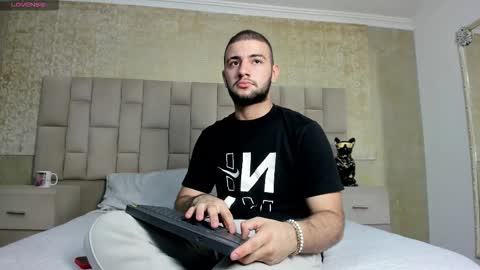 Snapshot of maximusdick1_ chatting on November 2, 2025, 8:22 pm Maximus online show from November 2, 2025, 8:22 pm