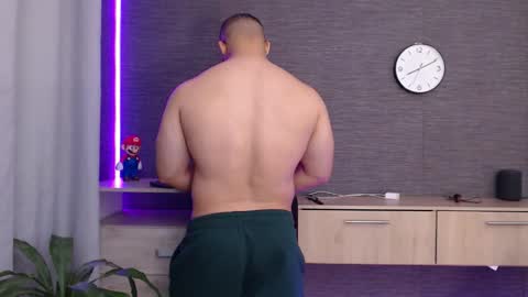 maximus online show from December 4, 2025, 1:04 am