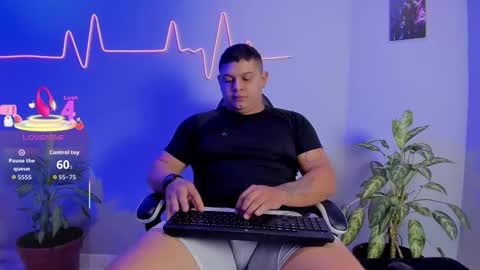 Snapshot of maximussteel_ chatting on November 20, 2025, 1:06 am Maximus online show from November 20, 2025, 1:06 am