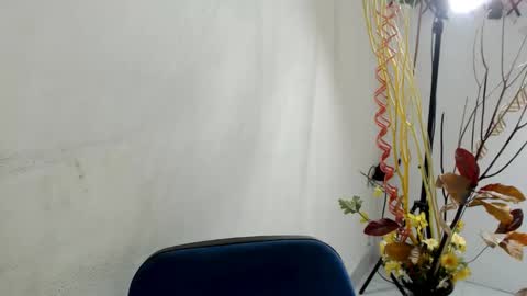 maxinesex_ online show from March 12, 2025, 5:49 pm