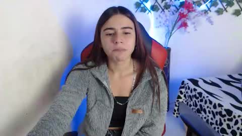 maxinesex_ online show from September 18, 2025, 1:35 pm