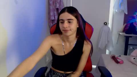 maxinesex_ online show from November 4, 2025, 3:55 pm