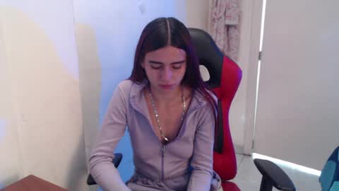 Snapshot of maxinesex_ chatting on June 17, 2026, 3:02 pm maxinesex_ online show from June 17, 2026, 3:02 pm