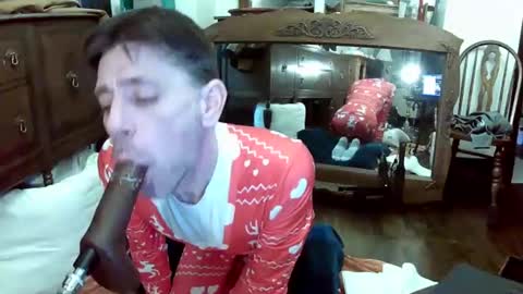 Snapshot of maxjr8008 chatting on December 4, 2025, 8:45 am maxjr8008 online show from December 4, 2025, 8:45 am