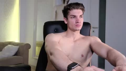 Snapshot of maxkaiden chatting on June 16, 2026, 4:37 am MaxKaiden online show from June 16, 2026, 4:37 am