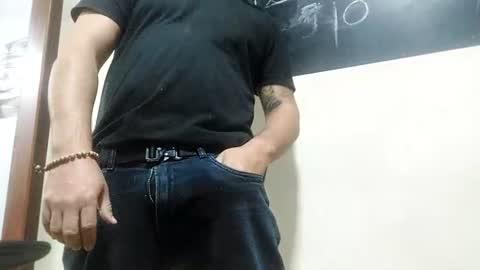 Snapshot of maxmassa chatting on June 12, 2026, 8:52 pm Max Massa online show from June 12, 2026, 8:52 pm