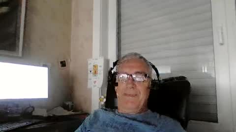 Snapshot of maxou569 chatting on July 20, 2026, 8:39 am maxou569 online show from July 20, 2026, 8:39 am