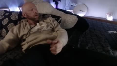 Snapshot of maxrouger chatting on September 14, 2025, 3:44 pm MaxRouger online show from September 14, 2025, 3:44 pm