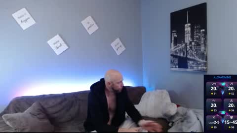 Snapshot of maxrouger chatting on October 28, 2025, 9:13 am MaxRouger online show from October 28, 2025, 9:13 am