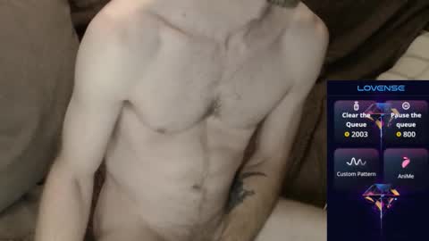 Snapshot of maxrouger chatting on November 9, 2025, 6:01 am MaxRouger online show from November 9, 2025, 6:01 am