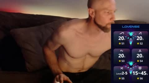 Snapshot of maxrouger chatting on November 16, 2025, 12:55 pm MaxRouger online show from November 16, 2025, 12:55 pm