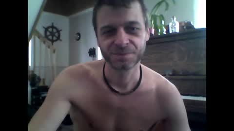 Snapshot of maxthewolf chatting on March 1, 2025, 2:55 pm MaxTheWolf online show from March 1, 2025, 2:55 pm