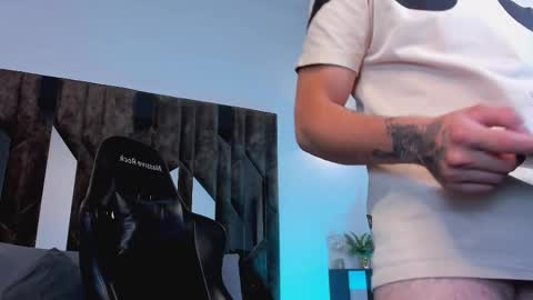 MAX online show from February 9, 2025, 9:17 pm