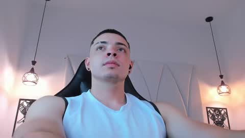 MAX online show from February 25, 2025, 9:13 pm