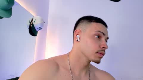 MAX online show from September 8, 2025, 9:36 pm