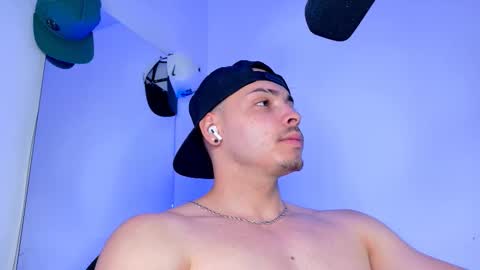 MAX online show from September 18, 2025, 9:39 pm