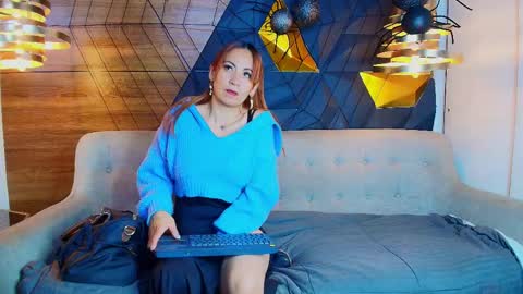 Snapshot of maxx_caprice chatting on October 22, 2025, 2:34 am gabby online show from October 22, 2025, 2:34 am