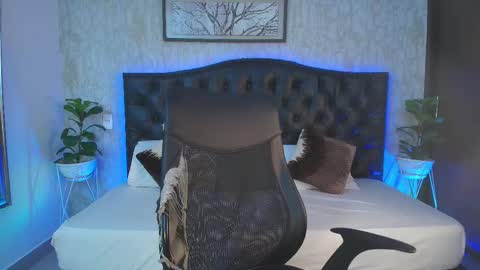 Snapshot of maxxicruz chatting on November 22, 2025, 4:00 am Maxxi online show from November 22, 2025, 4:00 am