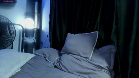 Snapshot of maxximus_10 chatting on December 5, 2025, 6:22 am maxximus_10 online show from December 5, 2025, 6:22 am