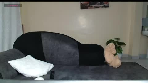 maxxinepetite online show from July 5, 2026, 9:16 am