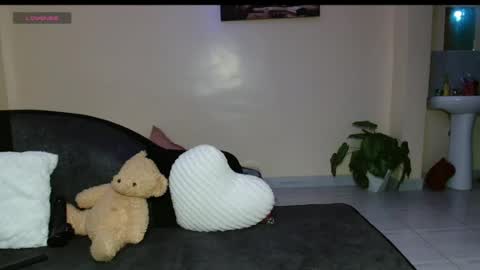 maxxinepetite online show from July 25, 2026, 7:22 pm