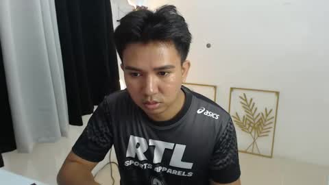 Snapshot of maxxurbate_ chatting on April 11, 2026, 1:37 pm Bryan online show from April 11, 2026, 1:37 pm