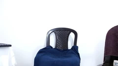 airam miller online show from September 19, 2025, 2:46 am