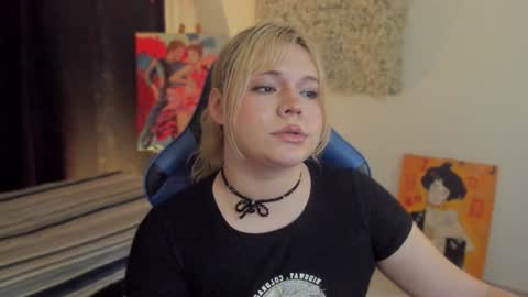 Snapshot of maxxxine_ chatting on January 9, 2025, 9:37 am Maxine Minx online show from January 9, 2025, 9:37 am