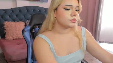 Snapshot of maxxxine_ chatting on March 6, 2025, 4:28 pm Maxine Minx online show from March 6, 2025, 4:28 pm