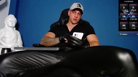 Snapshot of maxxxpowerful chatting on October 24, 2025, 3:47 am maxxxpowerful online show from October 24, 2025, 3:47 am