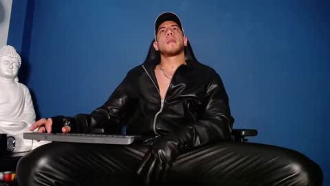 Snapshot of maxxxpowerful chatting on November 5, 2025, 4:51 pm maxxxpowerful online show from November 5, 2025, 4:51 pm