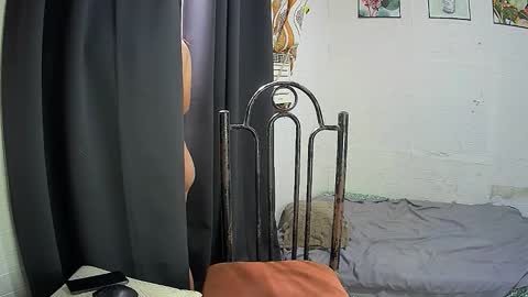 Snapshot of maxy_girl chatting on May 17, 2026, 7:06 am MAXINE online show from May 17, 2026, 7:06 am