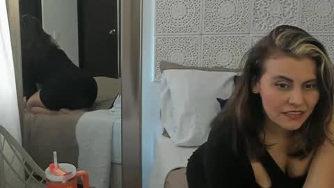 Snapshot of maxzy_star chatting on December 6, 2024, 9:02 pm Victoria online show from December 6, 2024, 9:02 pm