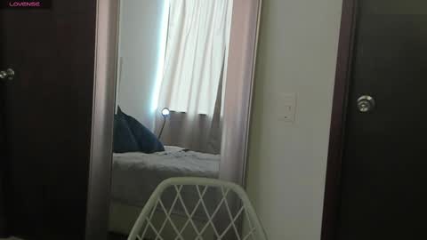 Snapshot of maxzy_star chatting on February 14, 2025, 9:32 pm Victoria online show from February 14, 2025, 9:32 pm