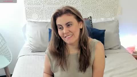 Snapshot of maxzy_star chatting on November 7, 2025, 7:03 pm Victoria online show from November 7, 2025, 7:03 pm