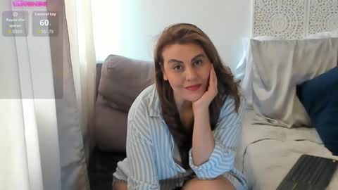 Snapshot of maxzy_star chatting on November 15, 2025, 5:20 pm Victoria online show from November 15, 2025, 5:20 pm