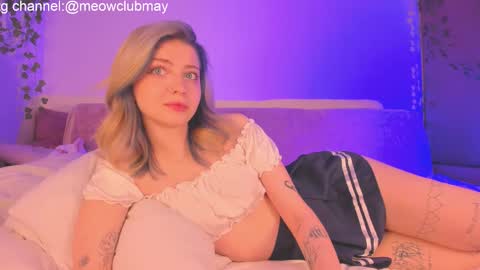 Snapshot of may_meowww chatting on October 14, 2025, 1:50 am May online show from October 14, 2025, 1:50 am