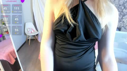 Snapshot of may_want chatting on June 5, 2026, 1:50 pm Leila online show from June 5, 2026, 1:50 pm