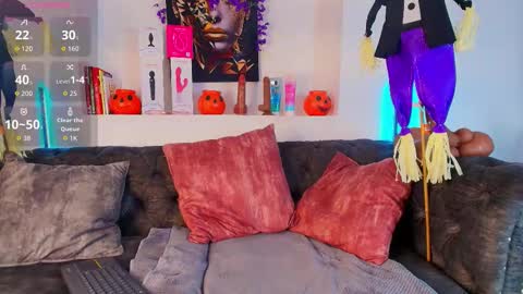 may_wood online show from October 22, 2025, 11:43 am