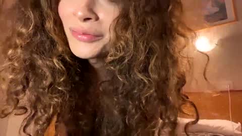 Snapshot of maya632713 chatting on December 17, 2024, 9:38 pm Maya transgirl online show from December 17, 2024, 9:38 pm
