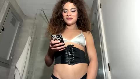 Snapshot of maya632713 chatting on October 10, 2025, 7:35 pm Maya transgirl online show from October 10, 2025, 7:35 pm