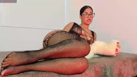 Snapshot of maya__fox chatting on July 28, 2026, 8:52 pm OF mayitta19 online show from July 28, 2026, 8:52 pm