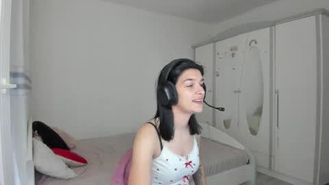 Maya online show from April 24, 2026, 4:42 pm