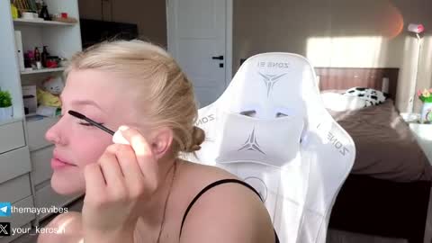 Snapshot of maya_blonde18 chatting on May 9, 2026, 3:34 am Maya online show from May 9, 2026, 3:34 am