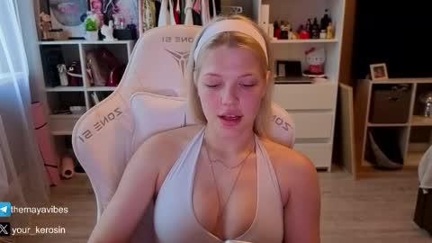 Snapshot of maya_blonde18 chatting on May 23, 2026, 3:12 am Maya online show from May 23, 2026, 3:12 am