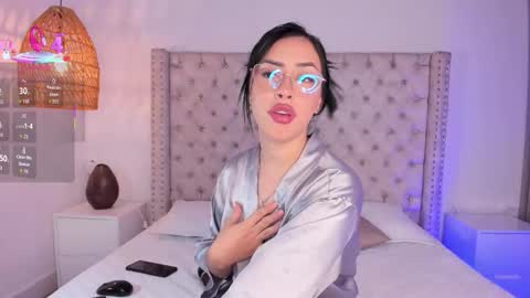 Maya online show from December 16, 2025, 4:06 am